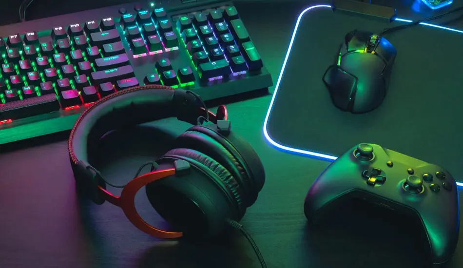 BEST-PROFESSIONAL-GAMING-ACCESSORIES-1