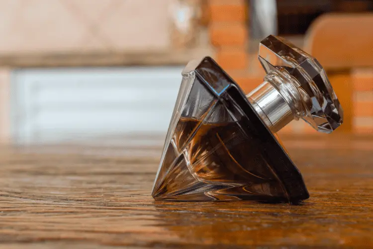 ادکلن زنانه لانکوم ترزور - کاماپرس