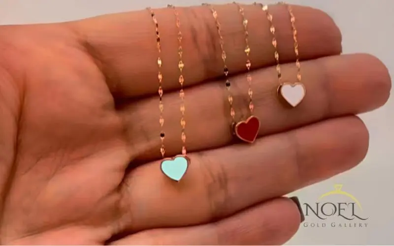 راهنمای خرید هدیه ولنتاین؛ چرا طلا ماندگارترین کادو برای روز عشق است؟- کاماپرس