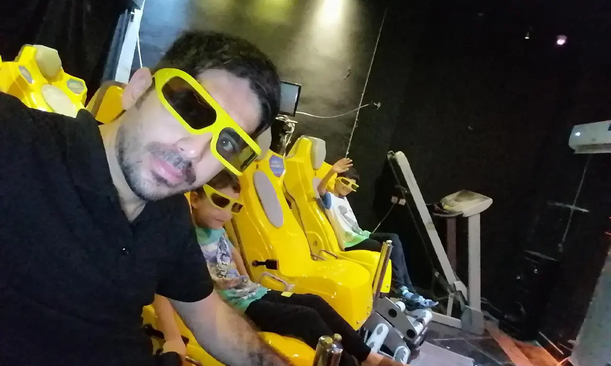 شهربازی هایلند کیش- کاماپرس