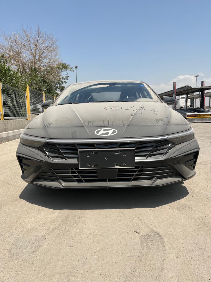 ELANTRA. 7