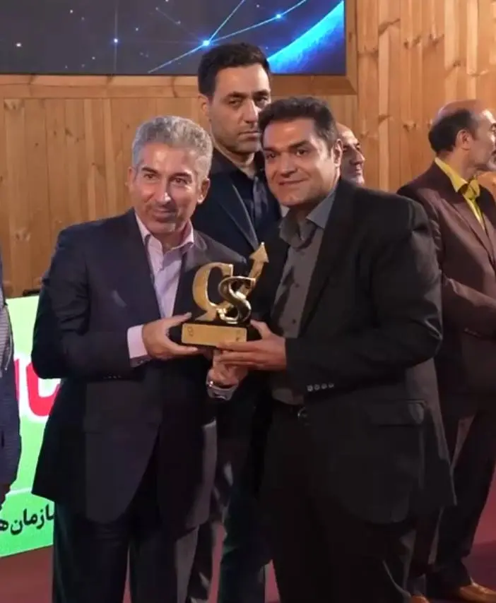 دلشادموزیک در جمع برگزیدگان شانزدهمین اجلاس سراسری رضایتمندی مشتری- کاماپرس