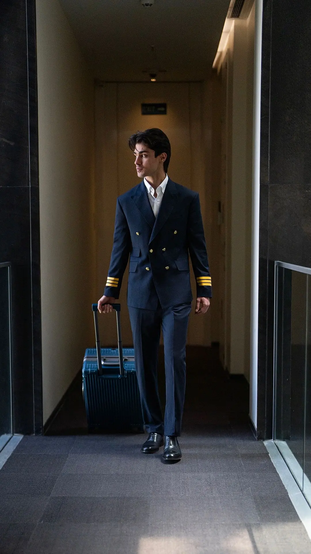 بازلی و هواپیمایی وارش- کاماپرس