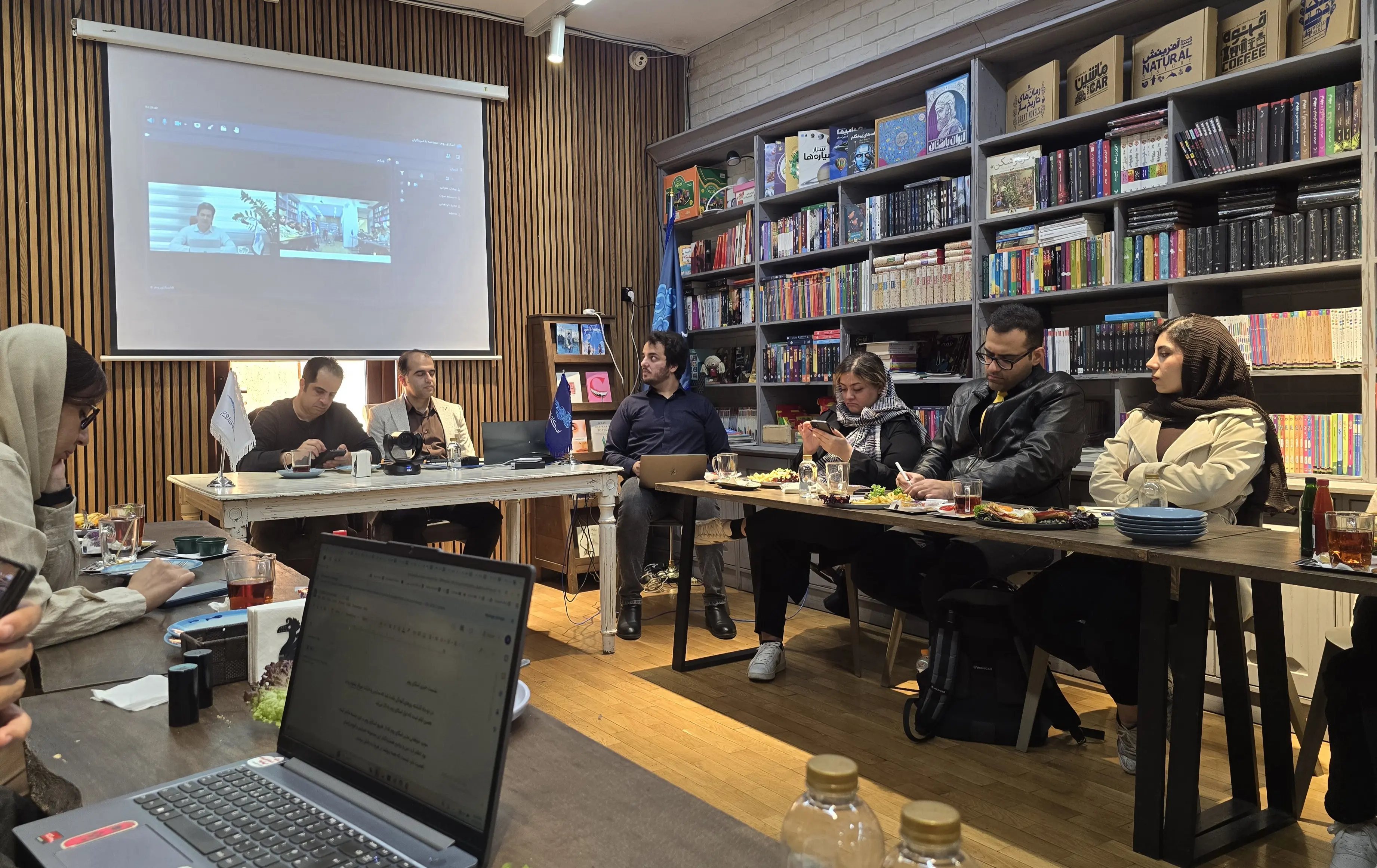 نشست خبری اسکای روم - کاماپرس