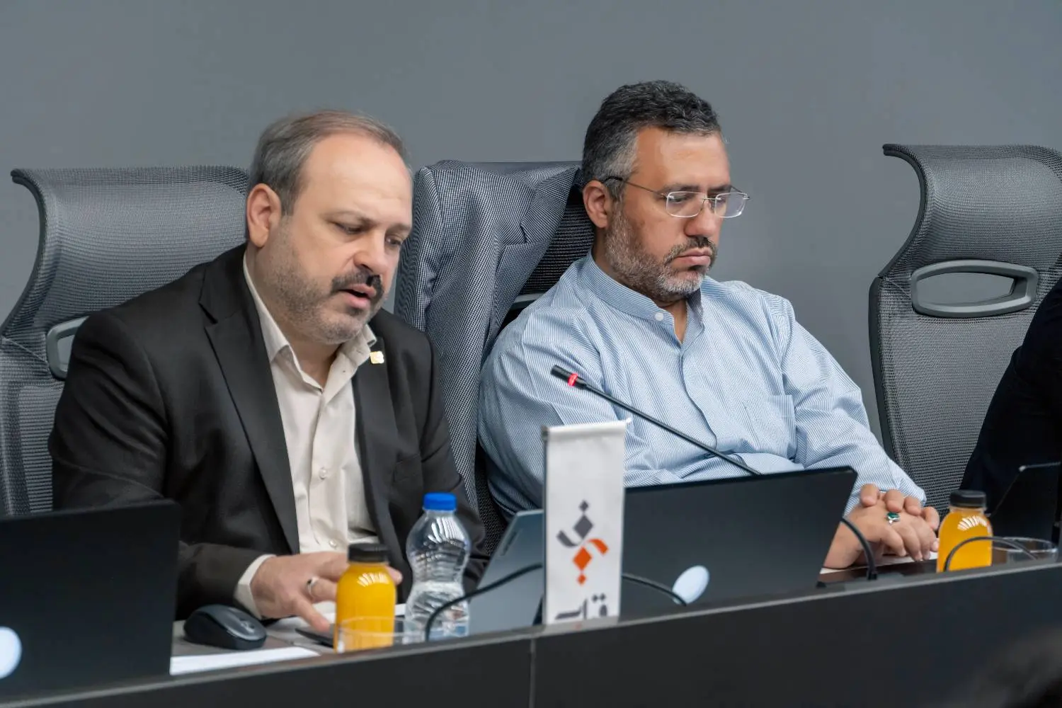 085aa8e8-9c72-457b-b1b6-c959f5ff306b