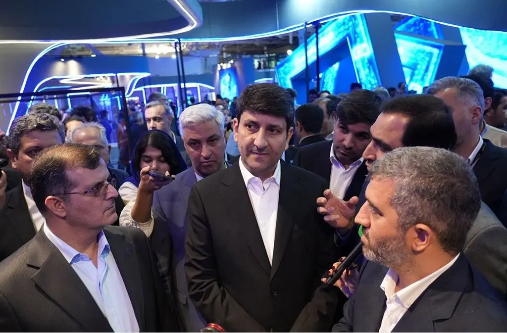 همراه اول در نمایشگاه الکامپ- کاماپرس