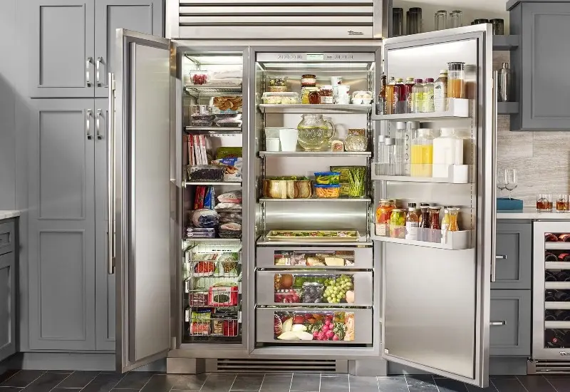 03_Chefs_Kitchen-scaled_copy_800x640_copy_800x550