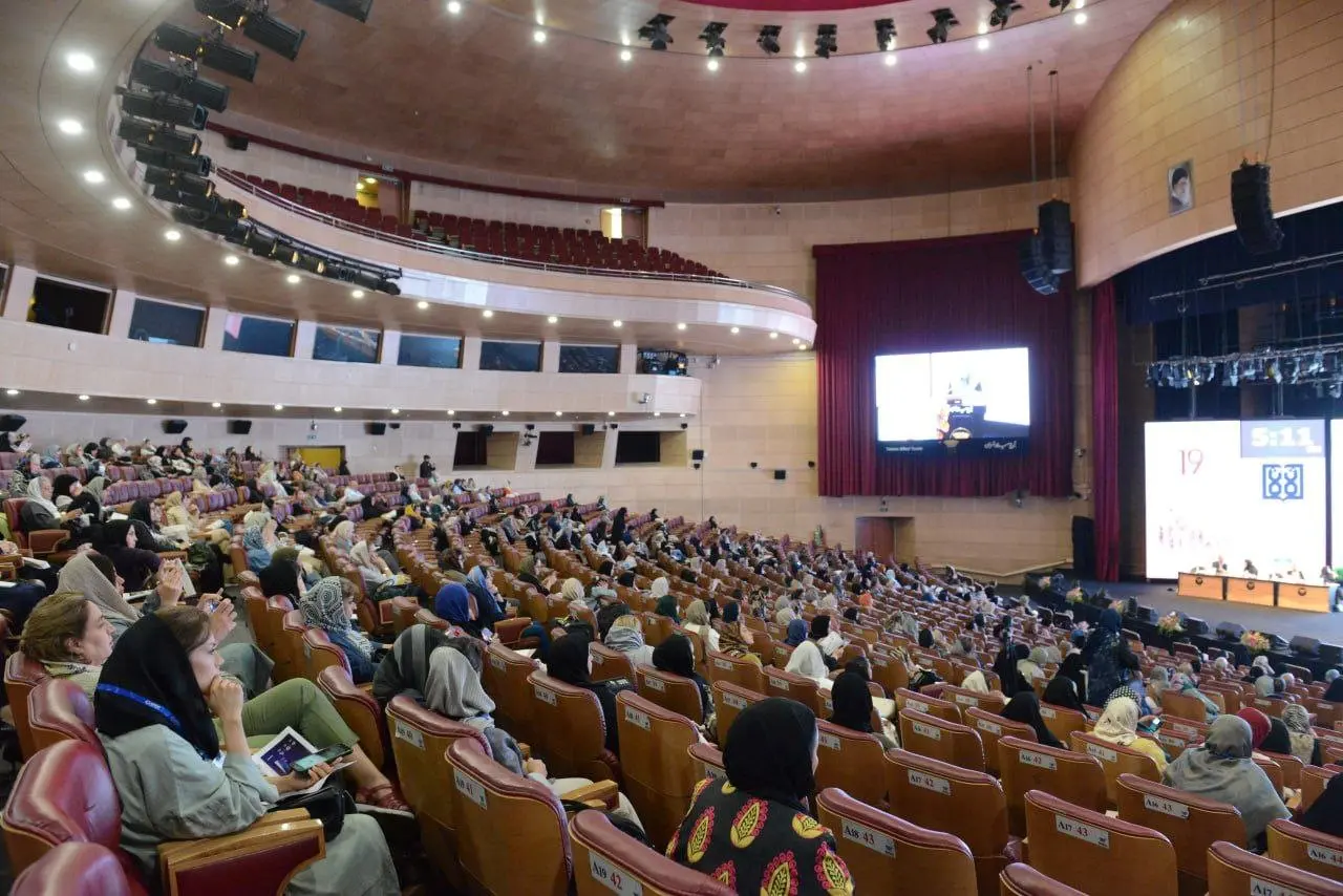 حضور ابیان دارو در بیستمین کنگره بین المللی بیماریهای زنان و زایمان ایران- کاماپرس