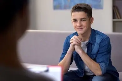 چگونه جلسات فردمحور سمتکو، اعتمادبه‌نفس نوجوانان را بازسازی می‌کند؟