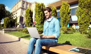 ۵ لپ تاپ مناسب برای دانشجویان به پیشنهاد افرا شاپ
