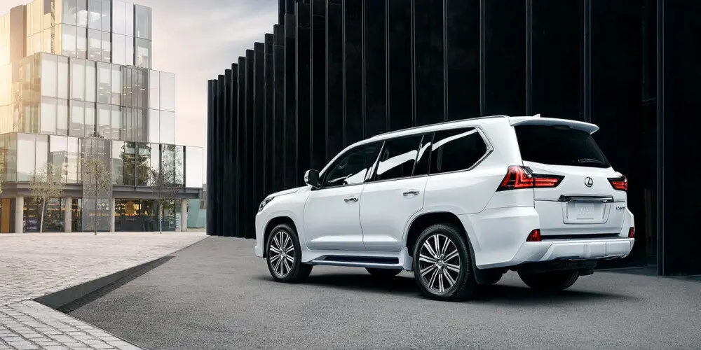 بهترین زمان برای خرید خودرو شاسی بلند در ایران / دلایل و نکات ضروری