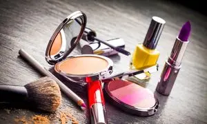 چگونه لوازم آرایشی را به درستی انتخاب کنیم؟