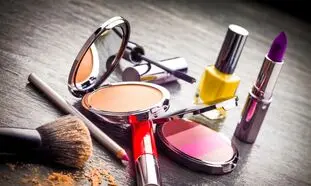 چگونه لوازم آرایشی را به درستی انتخاب کنیم؟