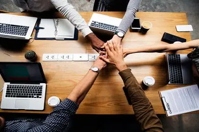 برگزاری رویداد ۲۸۰ «تهلاگ» با حمایت آروان‌ کلاد و نوبر کلاد در دانشگاه امیرکبیر