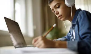 جهش استفاده از فیلیمومدرسه همزمان با تعطیلی مدارس