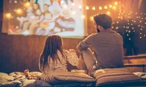 خرید ویدیو پروژکتور؛ تجربه سینما در خانه