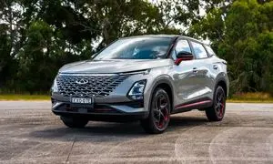  تیگو ۸ پرو مکس یا فونیکس FX؟ مقایسه دو پرچم‌دار مدیران خودرو از نگاه کارشناسان لواسانی موتورز