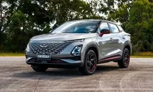  تیگو ۸ پرو مکس یا فونیکس FX؟ مقایسه دو پرچم‌دار مدیران خودرو از نگاه کارشناسان لواسانی موتورز