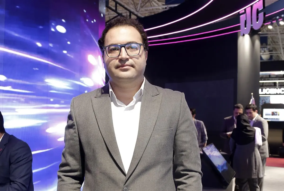 گسترش راهکارهای سازمانی رایتل برای صنایع در بستر Private 5G  در الکامپ ۱۴۰۴