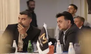 صنایع برای عبور از بحران برق به سمت انرژی جایگزین بروند