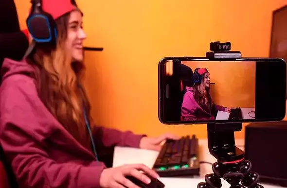 یوتیوبرها هوش مصنوعی را مقصر مسدود شدن کانال‌های بزرگ می‌دانند