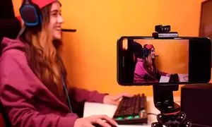 یوتیوبرها هوش مصنوعی را مقصر مسدود شدن کانال‌های بزرگ می‌دانند