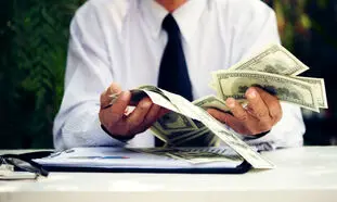 وقتی دلار ۱۰۰ برابر می‌شود، برنامه‌ریزی چگونه زنده می‌ماند؟ 