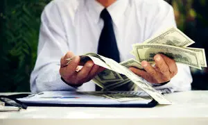 وقتی دلار ۱۰۰ برابر می‌شود، برنامه‌ریزی چگونه زنده می‌ماند؟ 
