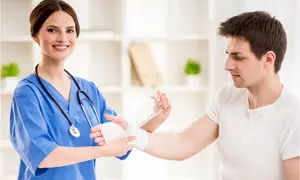 پانسمان زخم در منزل