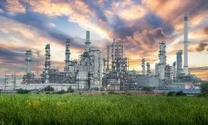 انتشار صعودی گازهای گلخانه‌ای در پتروشیمی‌ها؛ چالش جدی توسعه پایدار