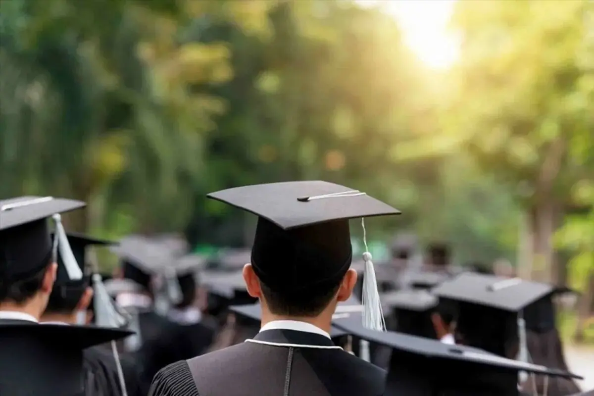 فرصت استخدام فارغ‌التحصیلان دانشگاه‌های برتر در تجارت الکترونیک پارسیان