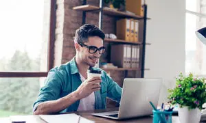 با این لپ تاپ‌ها در سال ۲۰۲۵، در هزینه‌های خود صرفه‌جویی کنید؛ معرفی مدل‌های اقتصادی بازار