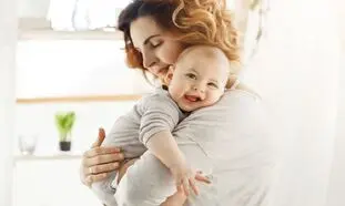 اهدای نشان عالی مفید به داروسازی دکتر عبیدی