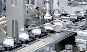 بهترین دستگاه پرکن مایعات برای صنایع آرایشی و بهداشتی 