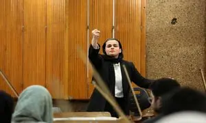 ارکستر سمفونیک تهران با رهبری یک زن اجرا می شود؛ پانیذ فریوسفی کیست؟