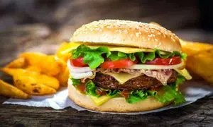 رویداد نوآوری چیکن‌ فامیلی در مسیر اتصال استارتاپ‌ ها و صنعت فست‌ فود