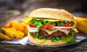 رویداد نوآوری چیکن‌ فامیلی در مسیر اتصال استارتاپ‌ ها و صنعت فست‌ فود