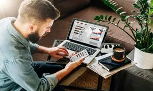 ۵۰ میلیون کاربر فعال ماهانه برای کافه بازار در سال ۱۴۰۳ 