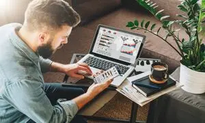 ۵۰ میلیون کاربر فعال ماهانه برای کافه بازار در سال ۱۴۰۳ 