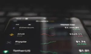 برای خرید ارز دیجیتال انتخاب کوین مهمتر است یا انتخاب صرافی؟