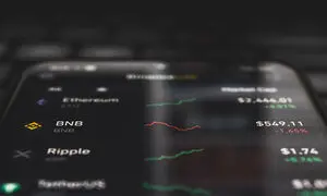 برای خرید ارز دیجیتال انتخاب کوین مهمتر است یا انتخاب صرافی؟