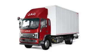 رونمایی کامیونت ۱۲ تن اتوماتیک جک در نمایشگاه خودرو اصفهان