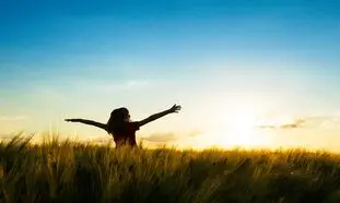 10 کتاب ضروری برای بهبود سلامت روان و رشد فردی