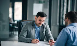 پایان گم‌ شدن درخواست‌ها اداری با معماری بومی هلپیکال