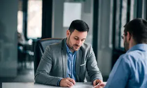 پایان گم‌ شدن درخواست‌ها اداری با معماری بومی هلپیکال