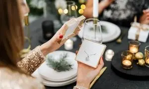 انتخاب طلا برای هدیه دادن در مناسبت‌ های خاص