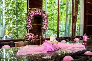 چرا ارکیده بهترین انتخاب برای برگزاری جشن روز مادر است؟