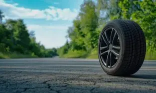 لاستیک خودروهای برقی در برابر لاستیک‌ های معمولی؛ تفاوت‌ ها و نکات مهم برای خرید 