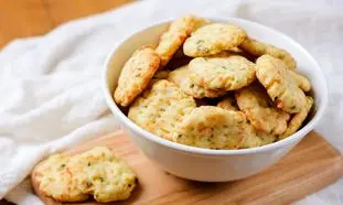 مزه جدید جمانه؛ یک کراکر مخصوص دورهمی ها