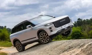 جایزه طلایی مکث موتور به مناسبت سالگرد تاسیس